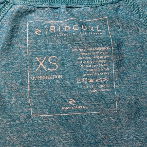 SALE 4/$25 RIPCURL zip front UV rash gard, xs - Picture 10 of 10